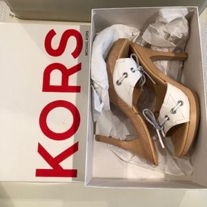 Michael Kors White Leather/Wood Platform Clog